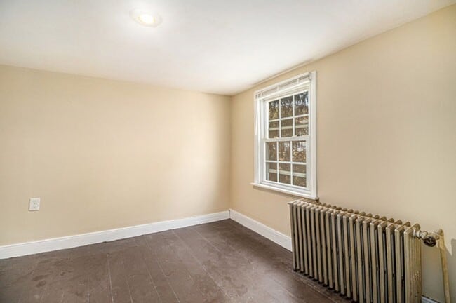 Building Photo - Charming 3-Bedroom Home in Quiet Neighborhood