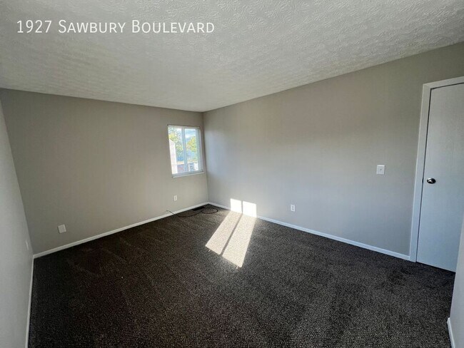 Building Photo - 1927 Sawbury Blvd