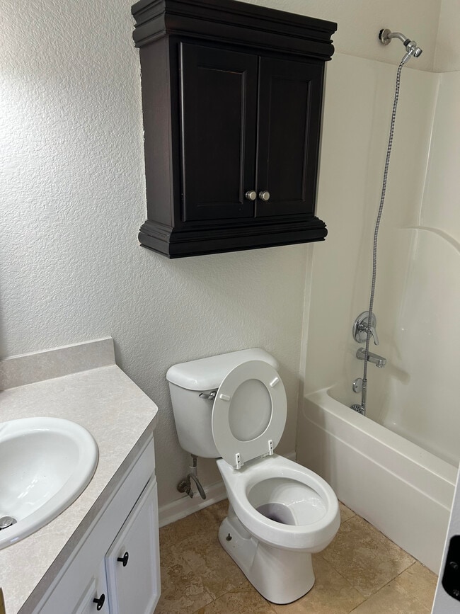 Building Photo - 1474 N Caddo Ave