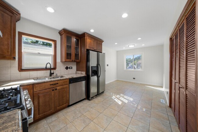 Building Photo - 1515 Highland Ave