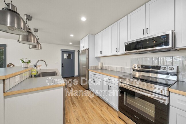 Building Photo - 7009 Stanich Ave