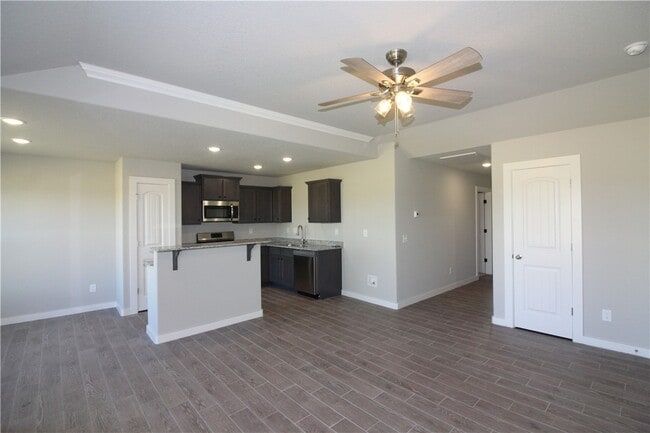 Building Photo - 411 Barbet Dr