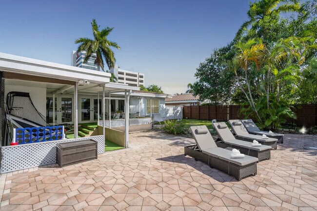 Building Photo - 19720 NE 26th Ave