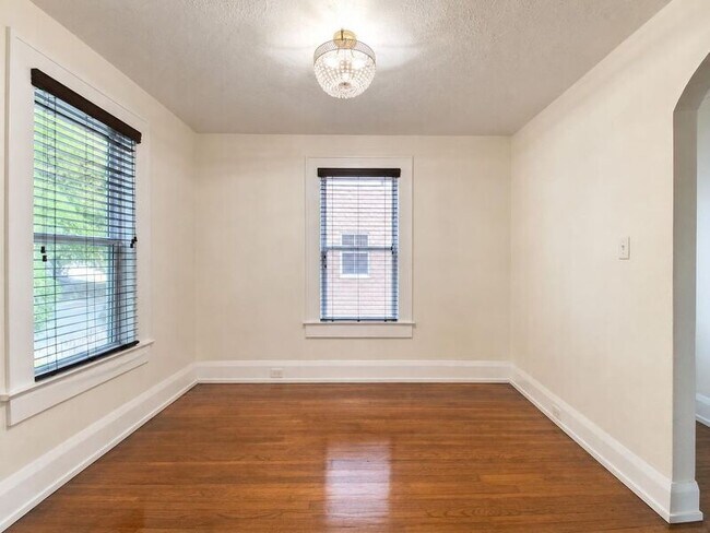 Building Photo - [748/750/756/758] Winfree Ave
