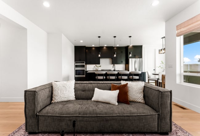 Building Photo - Modern Living in the Heart of Southeast Boise
