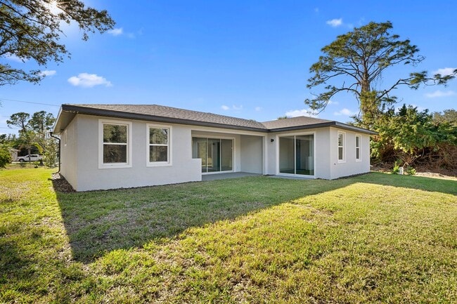 Building Photo - Luxury New construction 3 bedroom 2 baths located in North Port