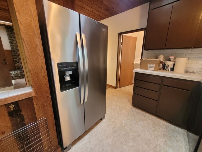 Building Photo - Cabin Style Home, 2 Bedroom - Bellingham, Toledo St