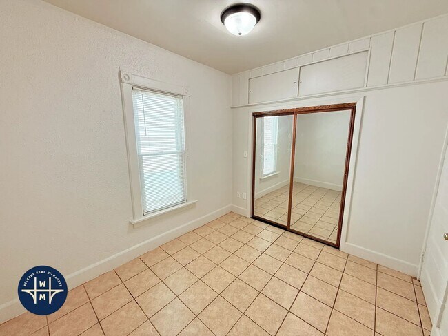 Building Photo - 1140 N 50th Pl