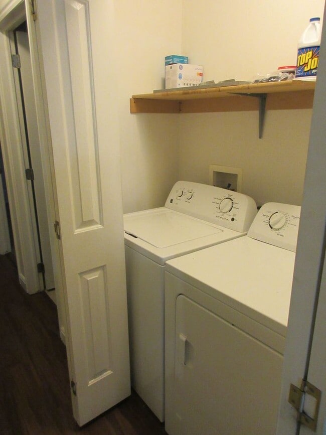 Building Photo - Move-In Bonus!!! 3 bedroom - 2 bath - located in Enoch