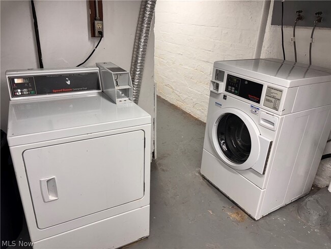 Building Photo - 1340 W 65th St