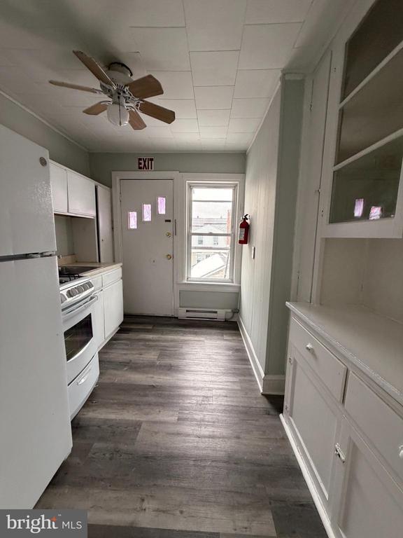 Building Photo - 402 Cinnaminson Ave