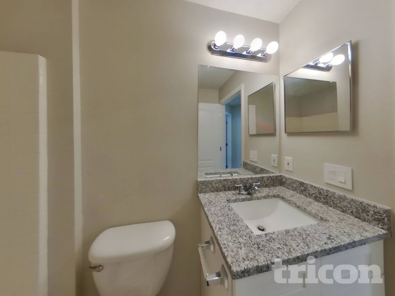 Building Photo - 10435 Blackmore Dr