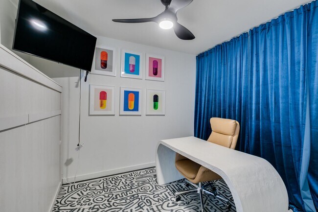 Building Photo - 4471 Dean Martin Dr