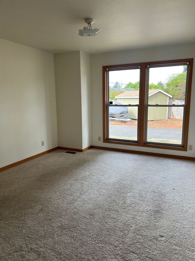 Building Photo - 1673 Calen Ln