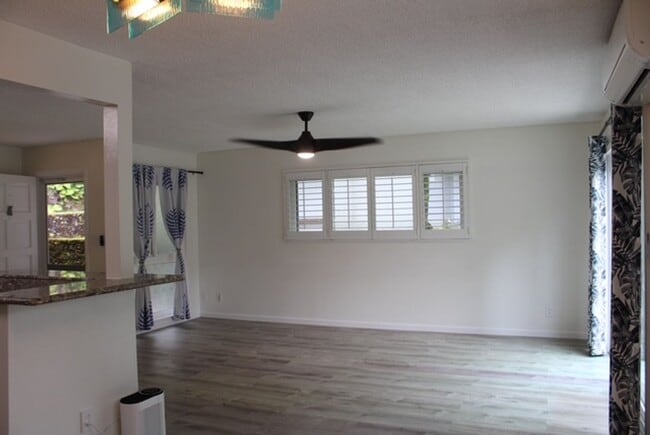 Building Photo - Beautiful 3 Bedroom 2.5 Bath house in Gate...