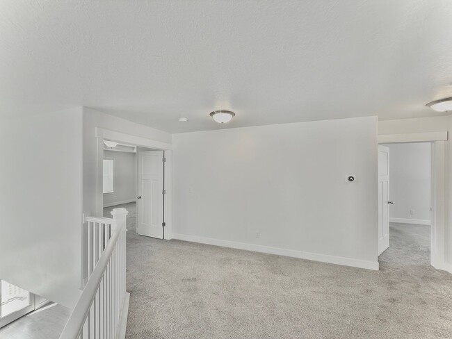 Building Photo - 3 Bed | 2.5 Bath | 2,365 sq ft above grade | Full unfinished basement | 2-car garage