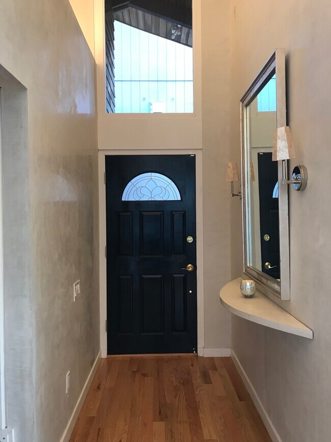 Building Photo - 6579 Exeter Dr