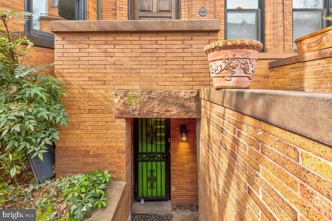 Building Photo - 1408 21st St NW