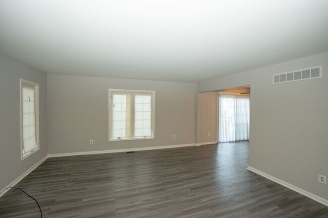 Building Photo - Got to see!  Two bedroom brick ranch style...