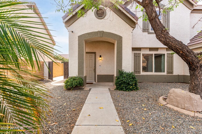 Building Photo - 2425 E Westchester Dr