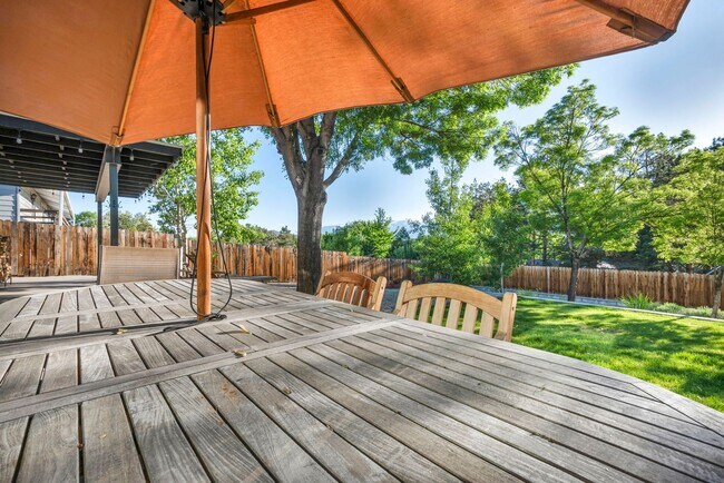 Building Photo - 2655 Parkway Dr