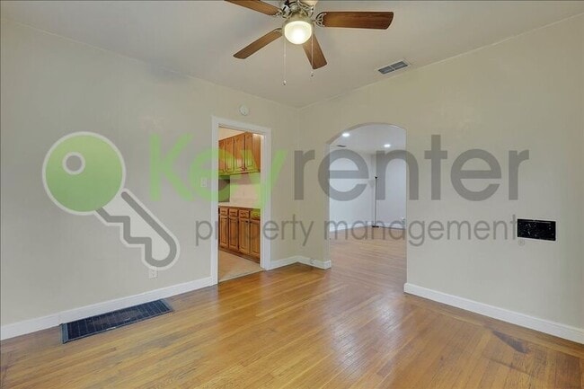 Building Photo - 2400 27th St