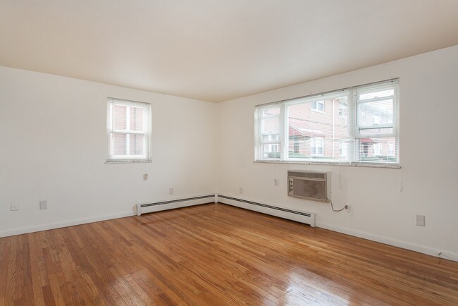 Building Photo - 101-105 Ramsdell St