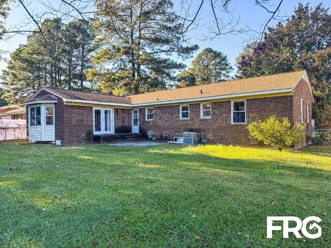 Building Photo - 113 Belmont Dr