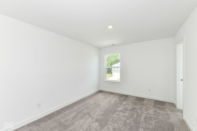 Building Photo - 1069 Sunderland Dr