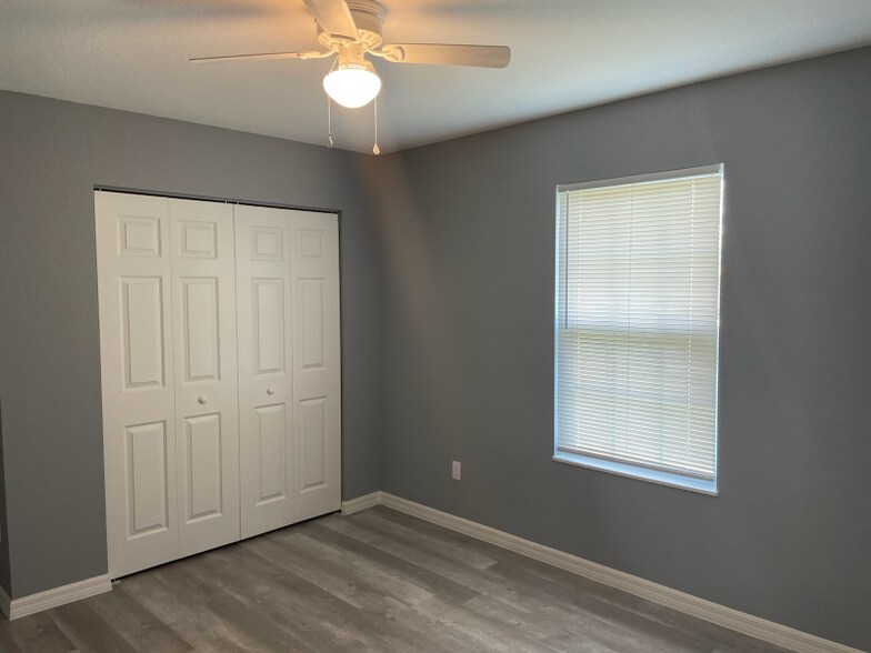 Building Photo - 219 Locust Ln