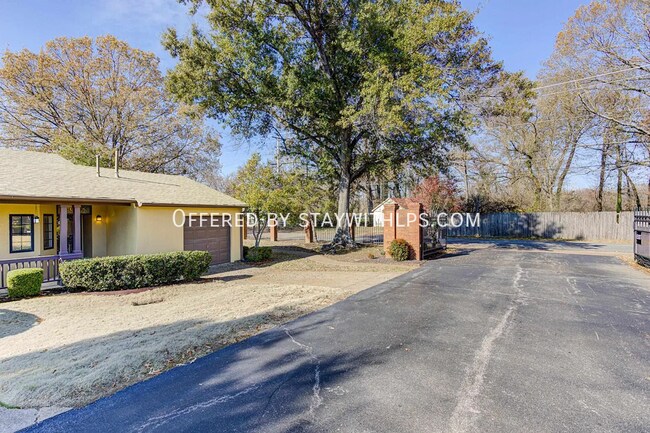 Building Photo - 5013 Scheibler Rd