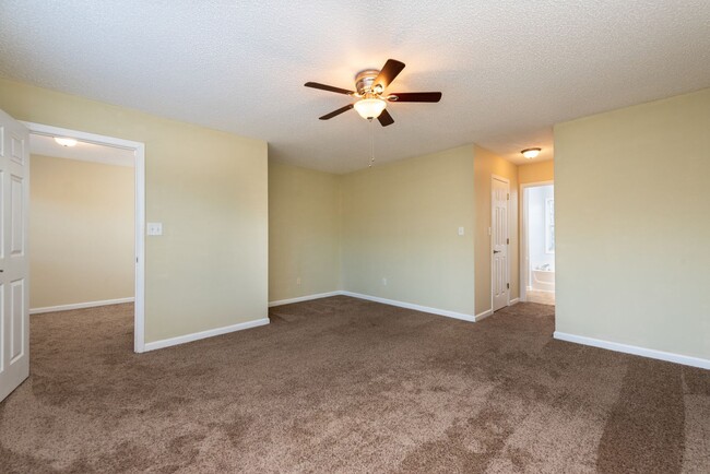 Building Photo - Spacious 4-Bedroom Home in Westside Athens...