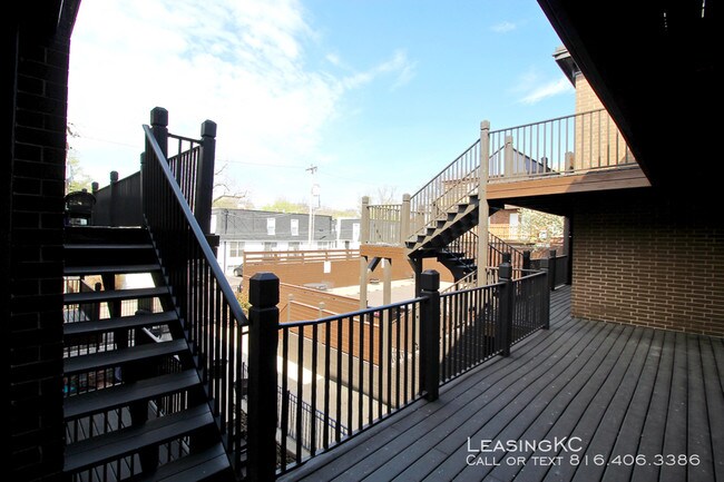 Building Photo - Plaza 44
