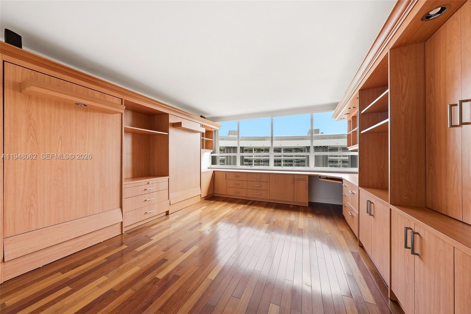 Building Photo - 3 Grove Isle Dr