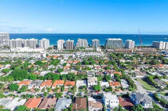 Building Photo - 9424 Carlyle Ave