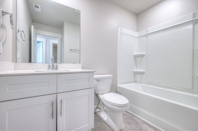 Building Photo - 531 Swanholme Dr