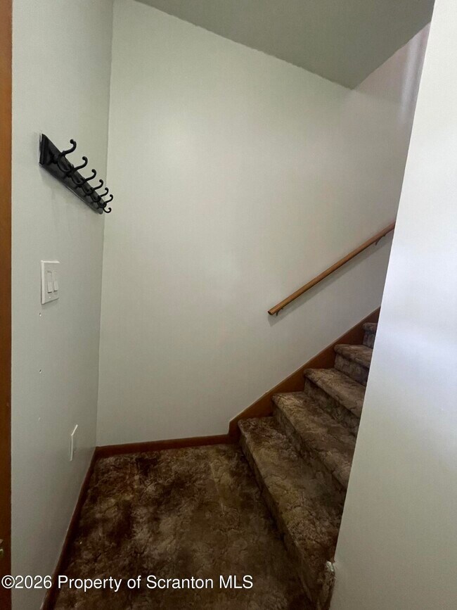 Building Photo - 715 Mill St