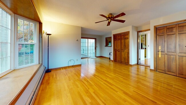 Building Photo - 3 Bedroom Split Level in Woodbridge