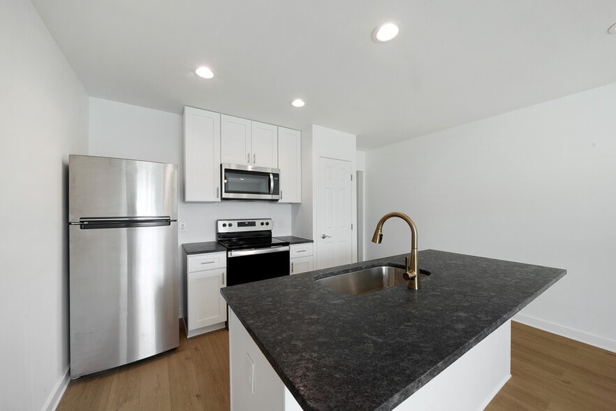 Building Photo - 2927 Nicholson Dr