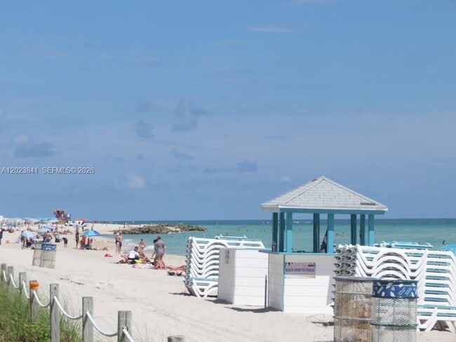 Building Photo - 2457 Collins Ave