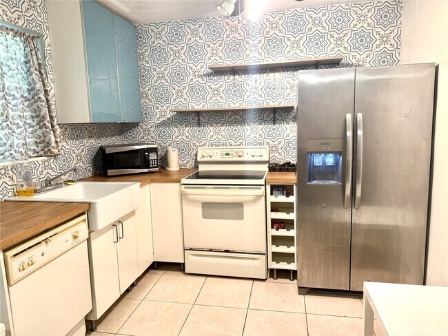 Primary Photo - 1104 N 17th Ct