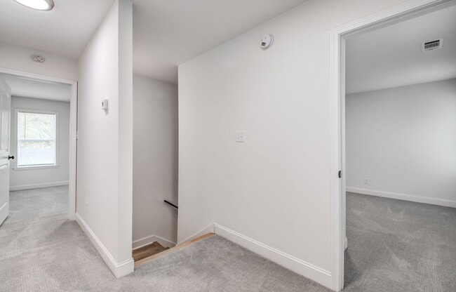 Building Photo - 1825 Young Ave