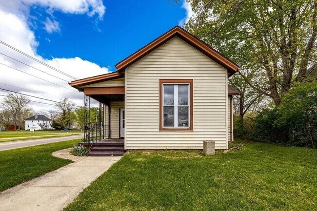 Building Photo - 330 W Withrow St