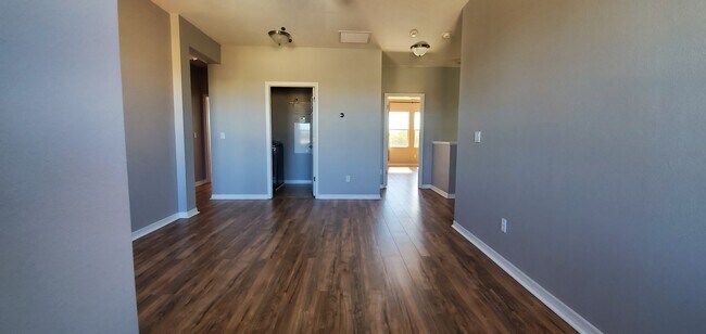 Building Photo - 811 Parker Den Dr