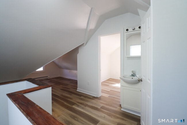 Building Photo - 10 Park St