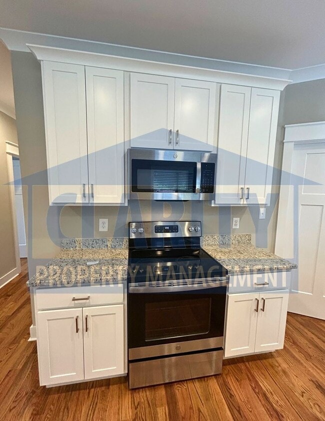 Building Photo - Three bedroom single level home!