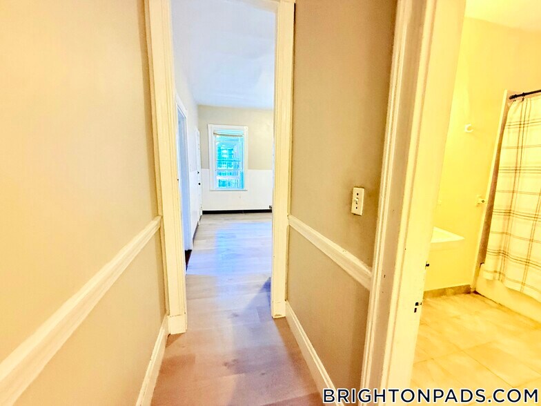 Building Photo - 348 Faneuil St