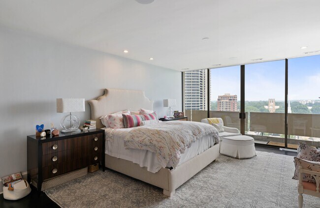 Building Photo - 2575 Peachtree Rd NE