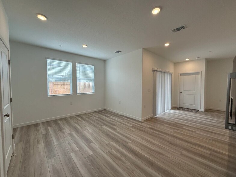 Building Photo - 4623 Sami Jo Dr