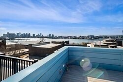 Building Photo - 301 Border St